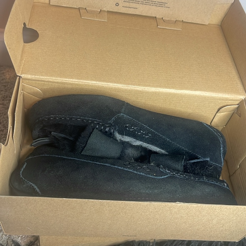 Ugg Slipper - image 6